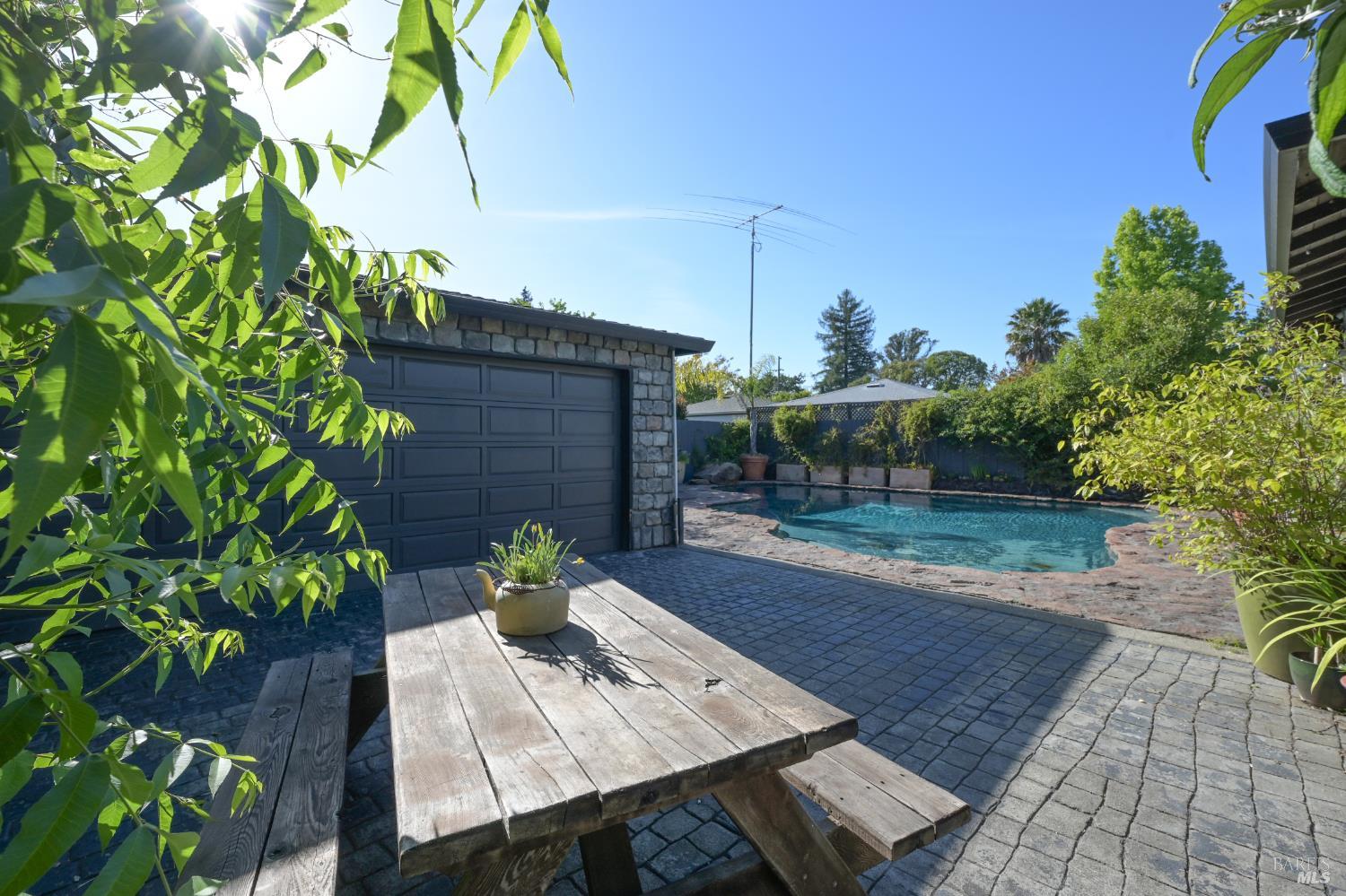 2111 Humboldt Street Santa Rosa CA 95404