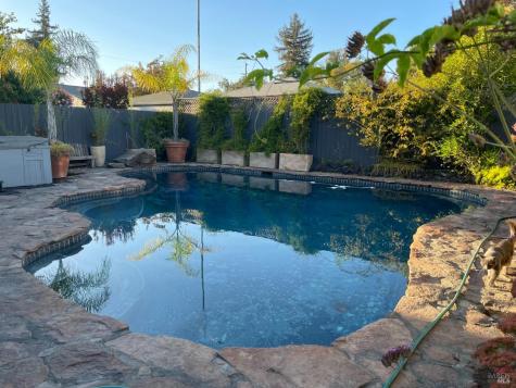 2111 Humboldt Street Santa Rosa CA 95404