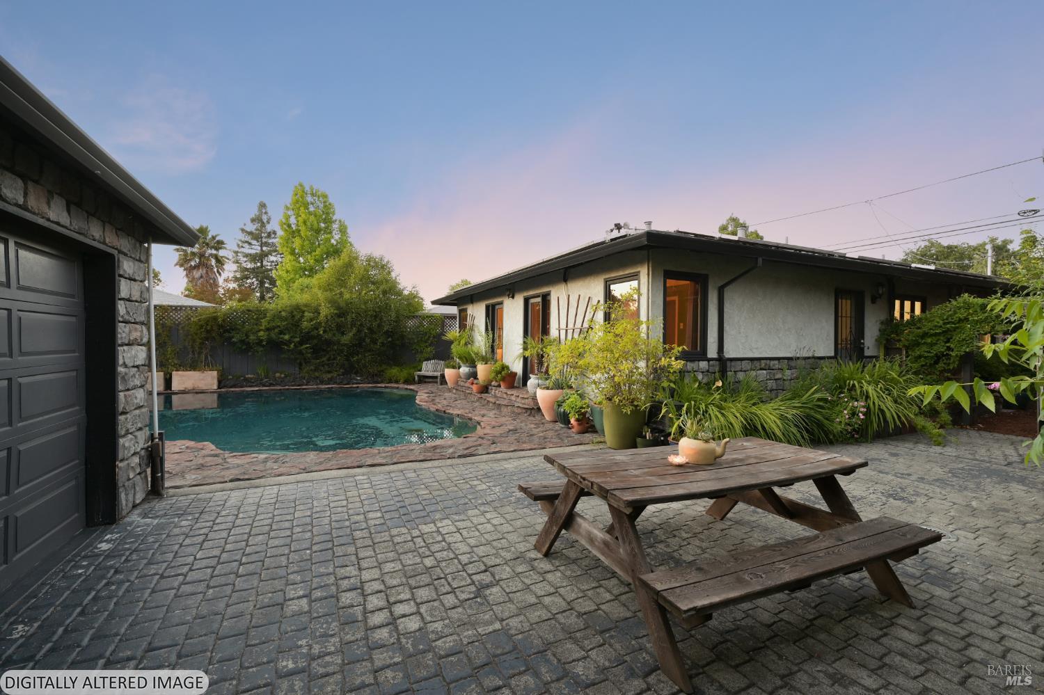 2111 Humboldt Street Santa Rosa CA 95404