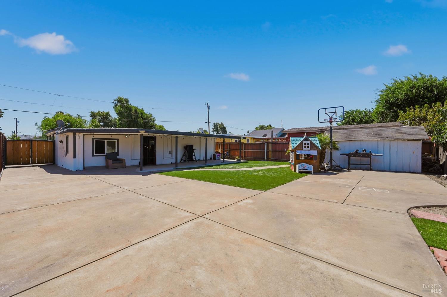 35 Canal Drive Bay Point CA 94565