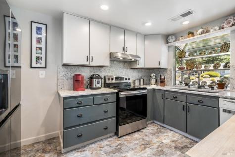 1 Oakgreen Street Santa Rosa CA 95409