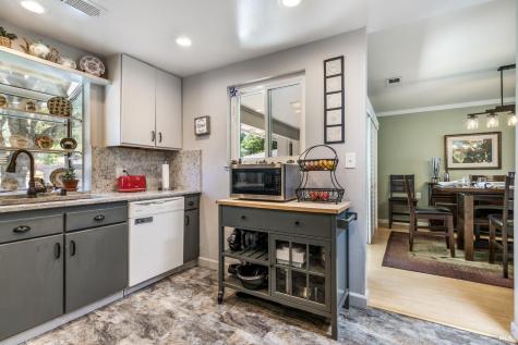 1 Oakgreen Street Santa Rosa CA 95409