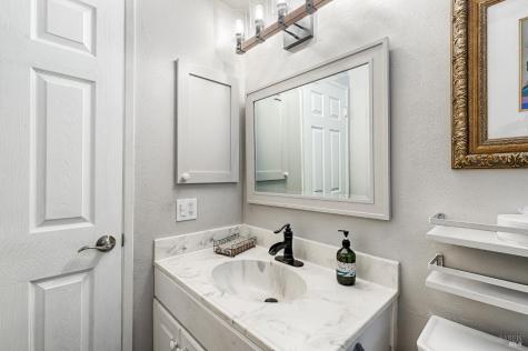 1 Oakgreen Street Santa Rosa CA 95409