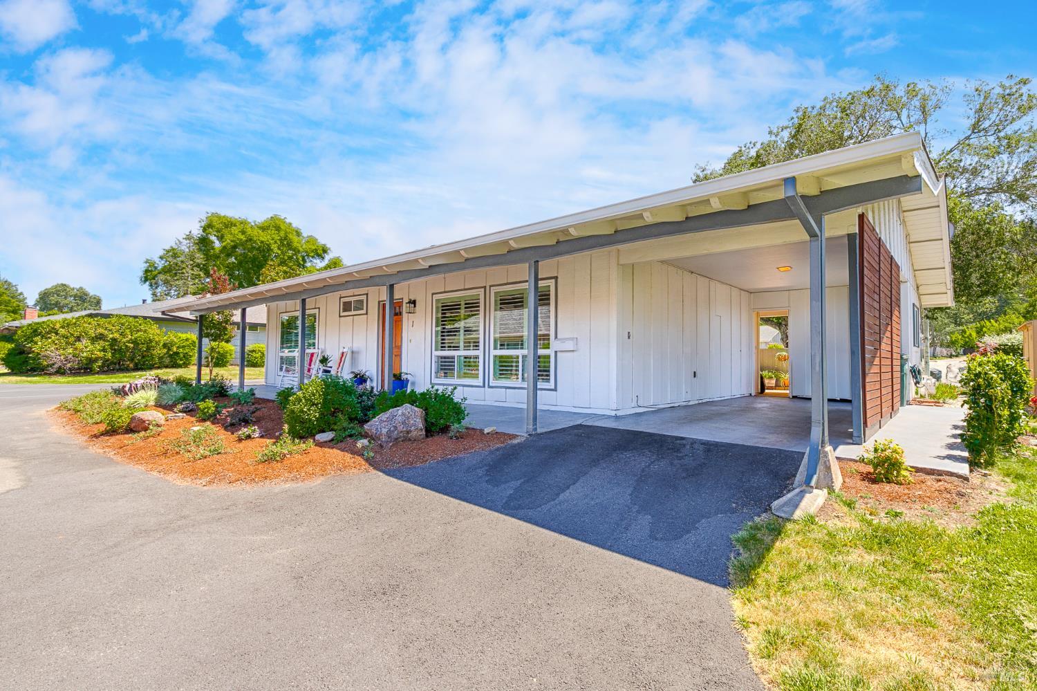 1 Oakgreen Street Santa Rosa CA 95409