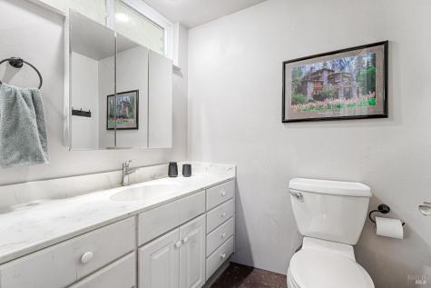 1 Oakgreen Street Santa Rosa CA 95409