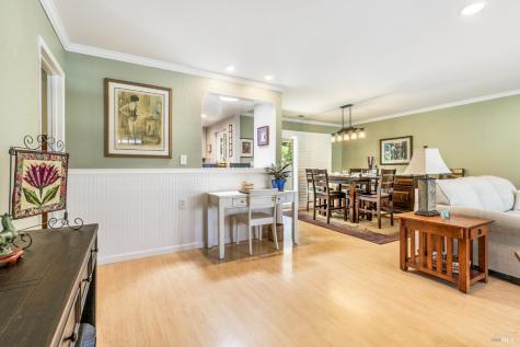 1 Oakgreen Street Santa Rosa CA 95409