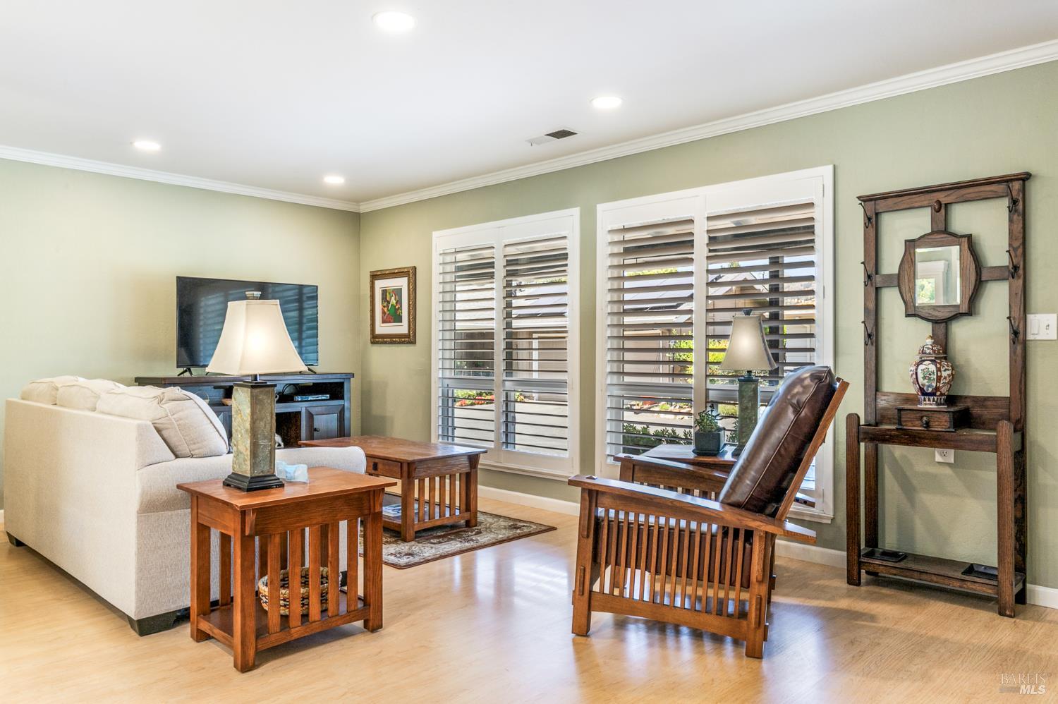 1 Oakgreen Street Santa Rosa CA 95409
