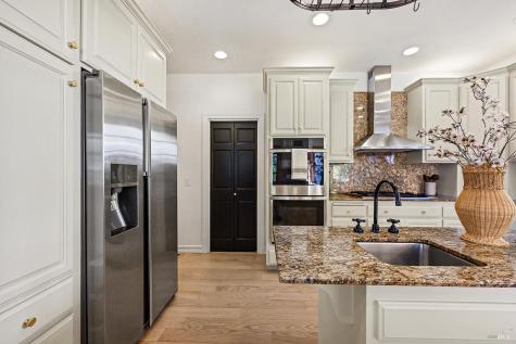 735 Johnson Street Healdsburg CA 95448