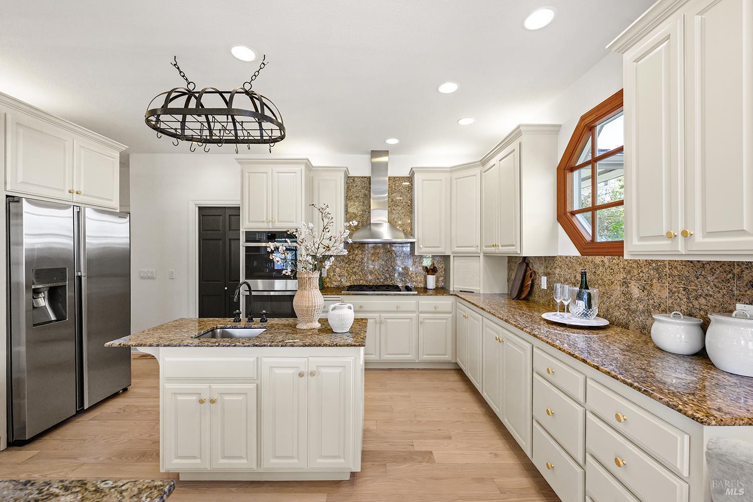 735 Johnson Street Healdsburg CA 95448