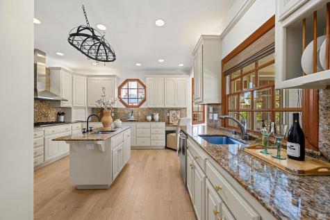 735 Johnson Street Healdsburg CA 95448