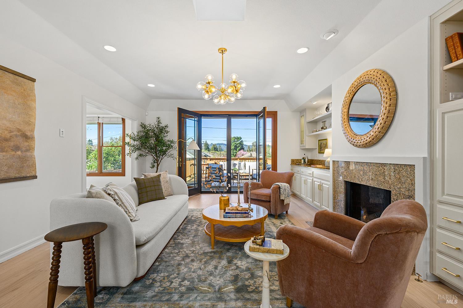 735 Johnson Street Healdsburg CA 95448