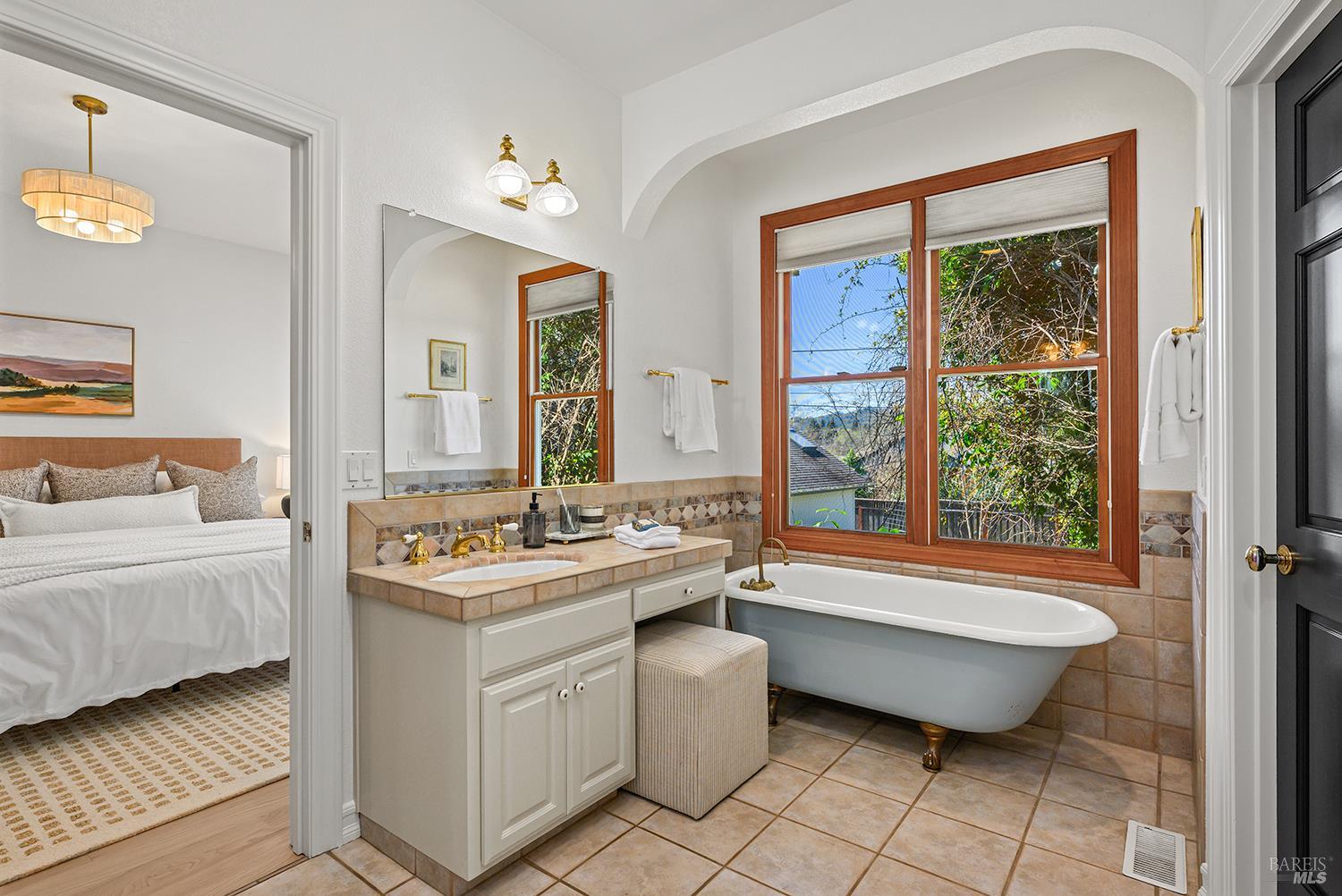 735 Johnson Street Healdsburg CA 95448