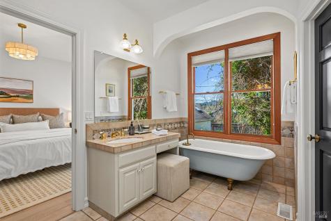 735 Johnson Street Healdsburg CA 95448