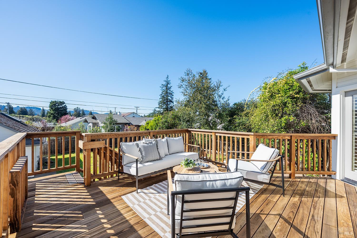 735 Johnson Street Healdsburg CA 95448