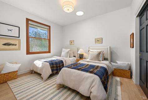 735 Johnson Street Healdsburg CA 95448