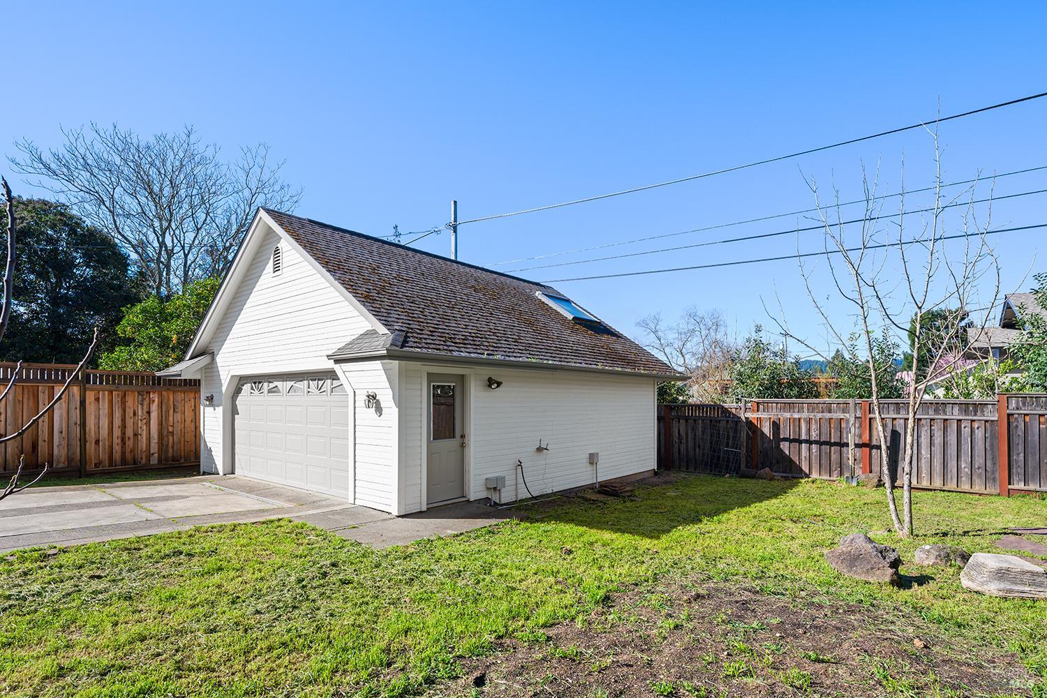 735 Johnson Street Healdsburg CA 95448