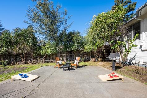 735 Johnson Street Healdsburg CA 95448