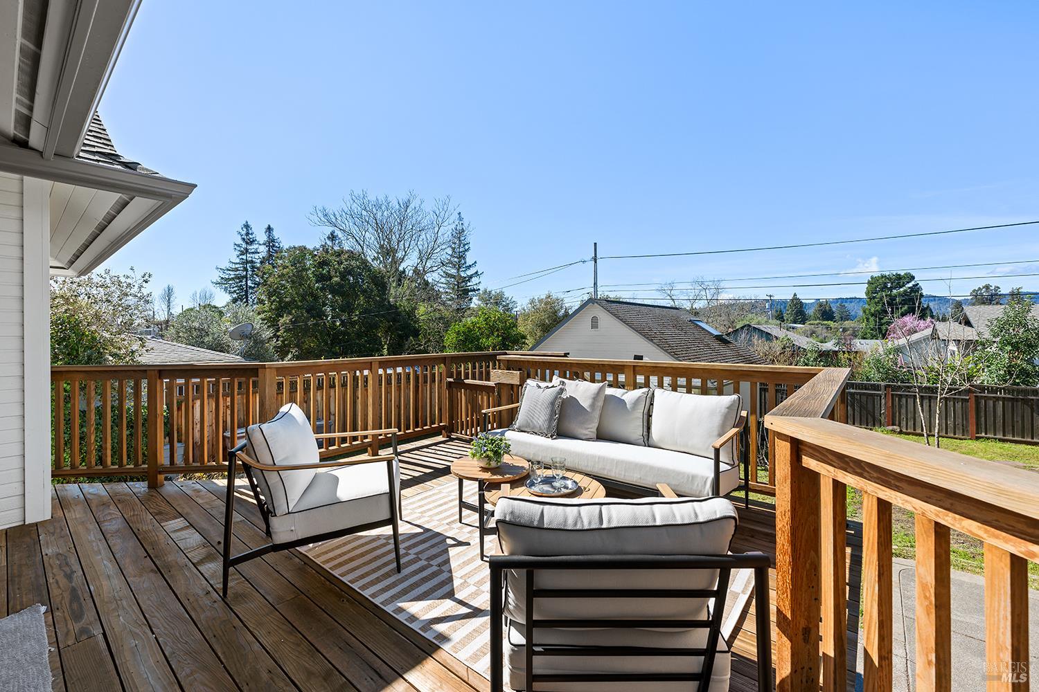 735 Johnson Street Healdsburg CA 95448