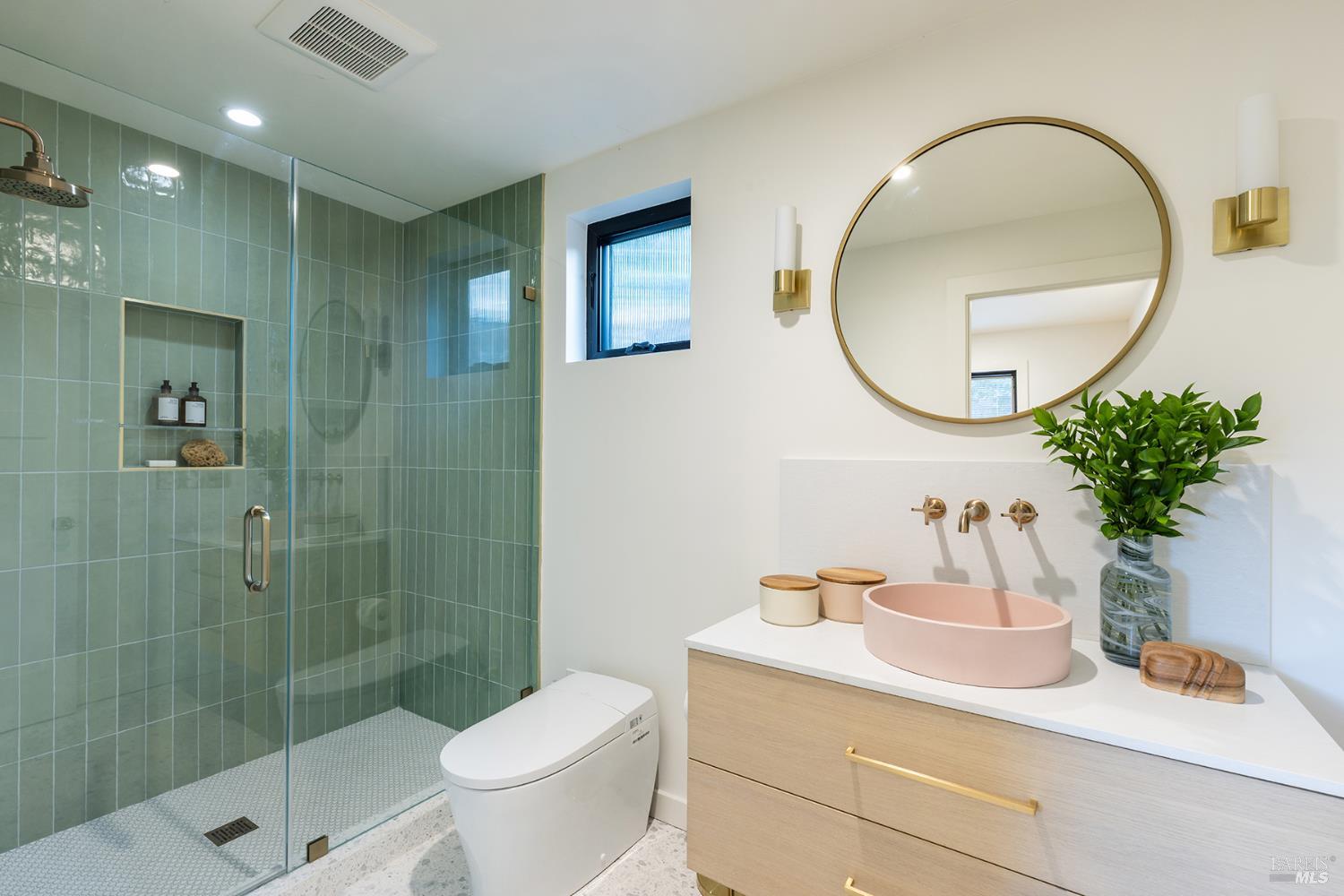 7225 Wilton Avenue Sebastopol CA 95472