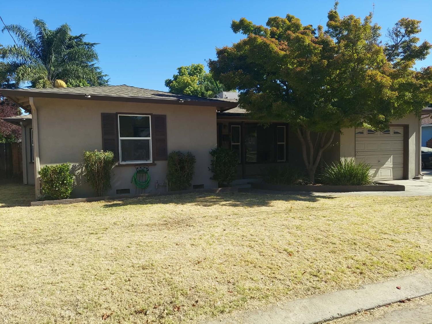 445 Coleman Court Modesto CA 95354
