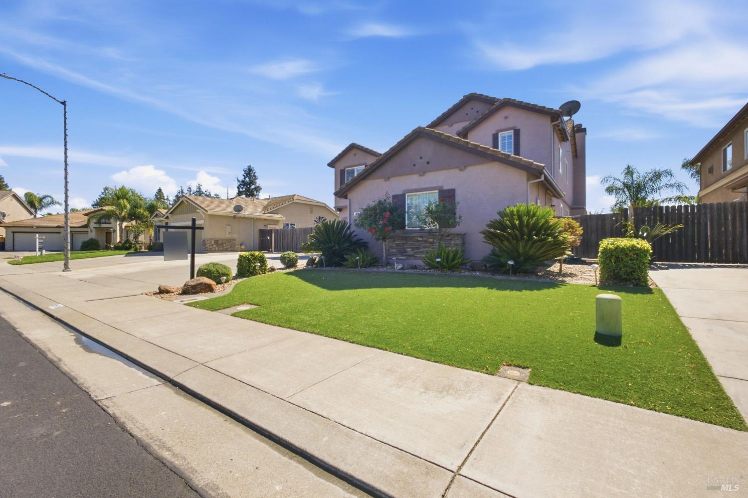280 Rennert Way Dixon CA 95620