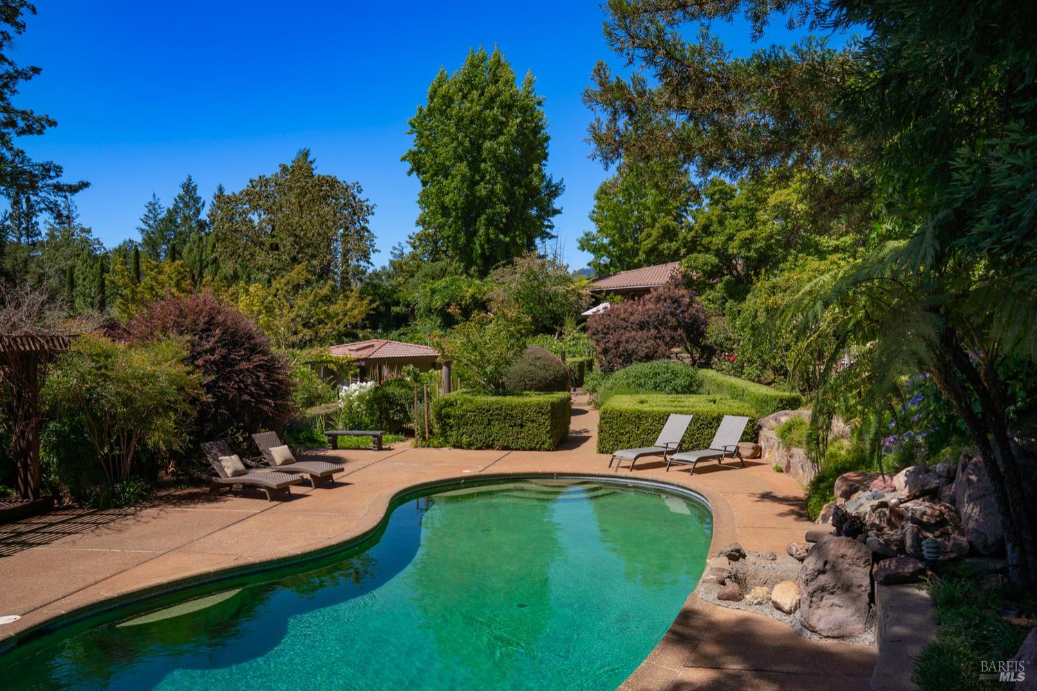 1633 Dry Creek Road Healdsburg CA 95448