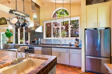 1633 Dry Creek Road Healdsburg CA 95448