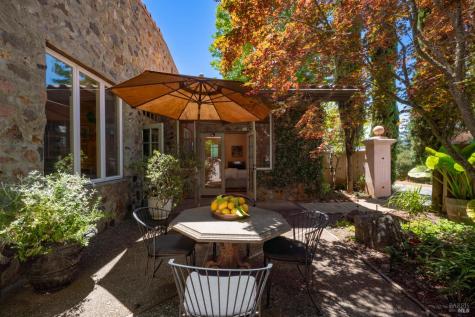 1633 Dry Creek Road Healdsburg CA 95448