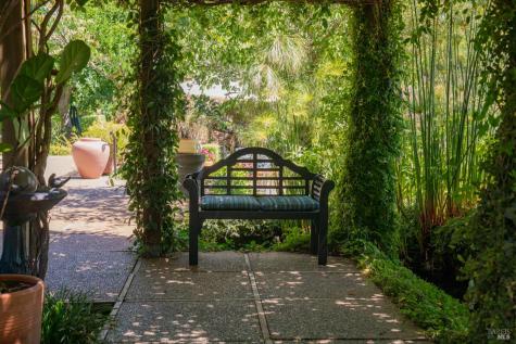 1633 Dry Creek Road Healdsburg CA 95448