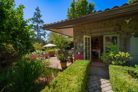 1633 Dry Creek Road Healdsburg CA 95448