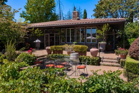 1633 Dry Creek Road Healdsburg CA 95448