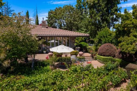 1633 Dry Creek Road Healdsburg CA 95448