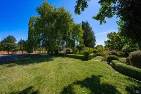 1633 Dry Creek Road Healdsburg CA 95448