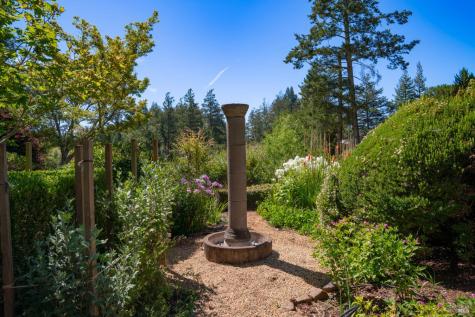 1633 Dry Creek Road Healdsburg CA 95448