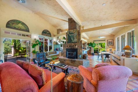 1633 Dry Creek Road Healdsburg CA 95448