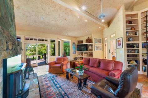 1633 Dry Creek Road Healdsburg CA 95448