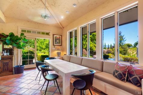 1633 Dry Creek Road Healdsburg CA 95448