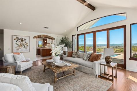 2405 Lewis Drive Sebastopol CA 95472