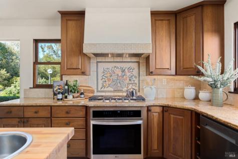 2405 Lewis Drive Sebastopol CA 95472