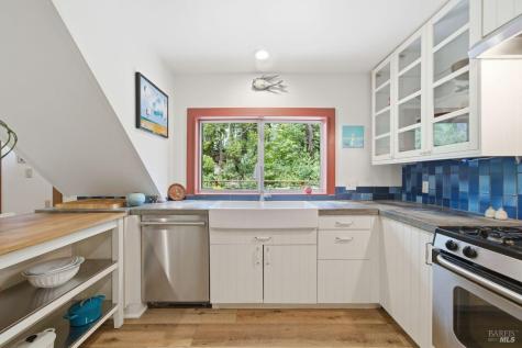 35 Sylvan Way Woodacre CA 94973