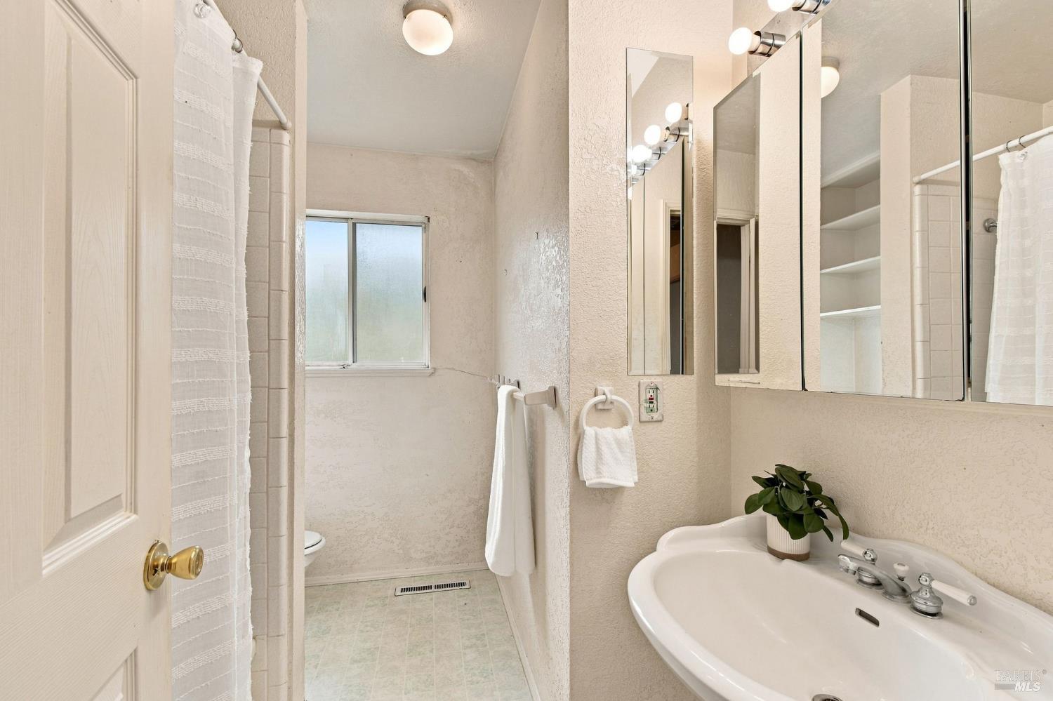 2217 Cheyenne Drive Santa Rosa CA 95405