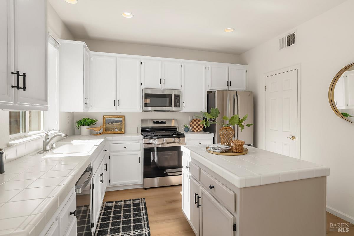 7538 13th Hole Drive Windsor CA 95492