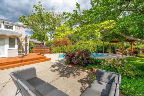 960 Lark Avenue Sonoma CA 95476