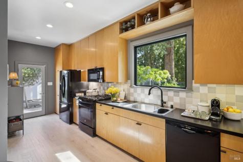 22 Clyde Avenue San Rafael CA 94901