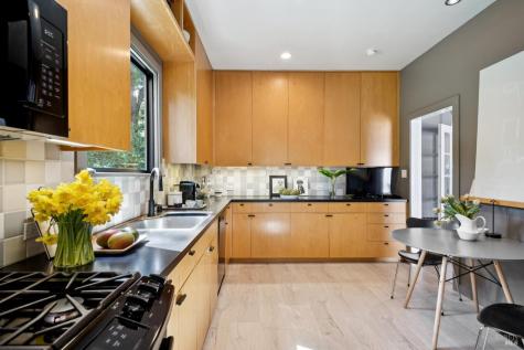 22 Clyde Avenue San Rafael CA 94901