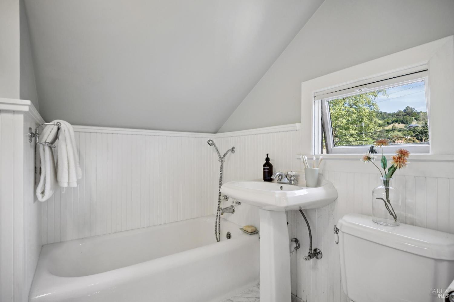 22 Clyde Avenue San Rafael CA 94901