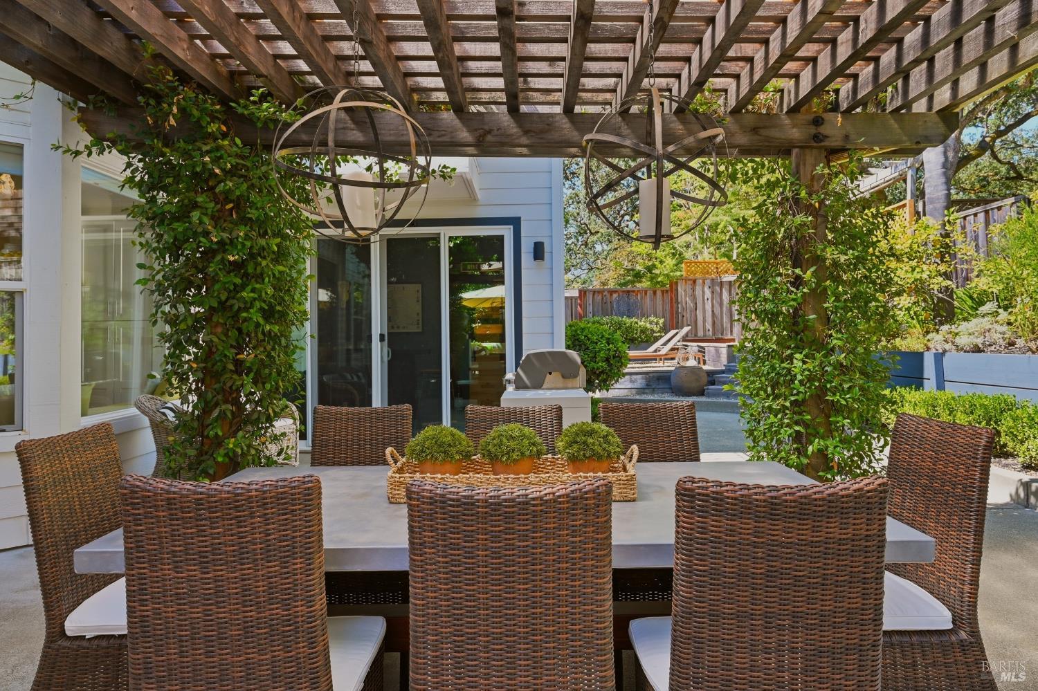 806 Chiles Avenue St. Helena CA 94574