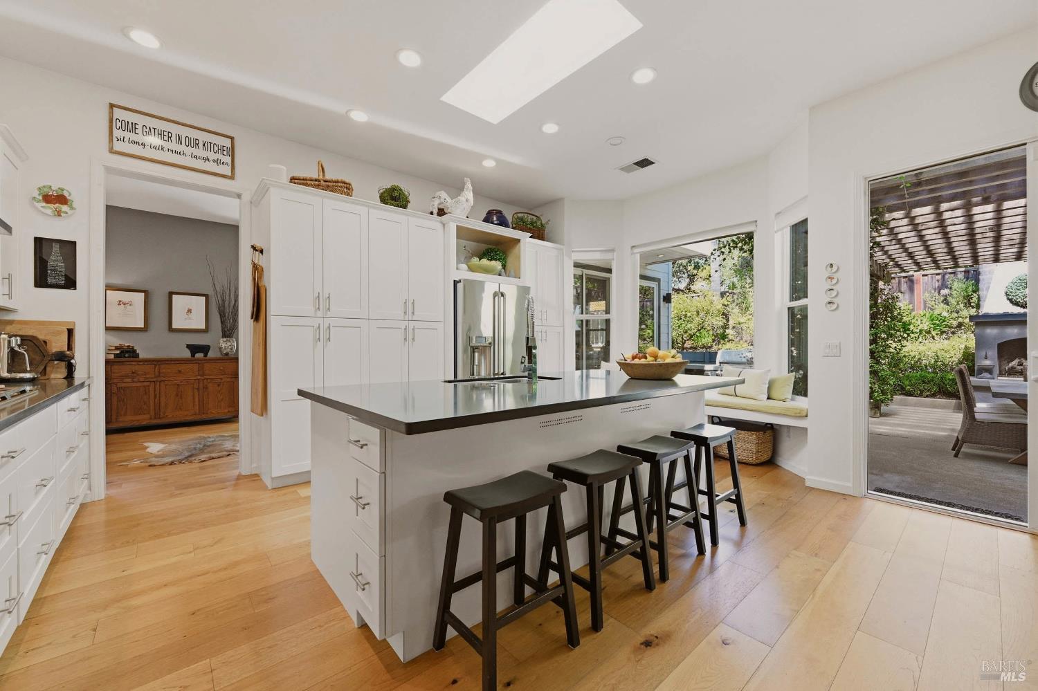 806 Chiles Avenue St. Helena CA 94574