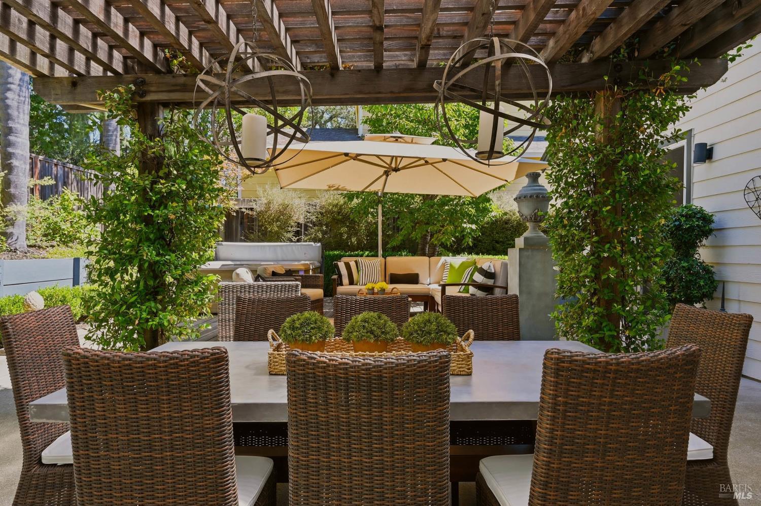 806 Chiles Avenue St. Helena CA 94574