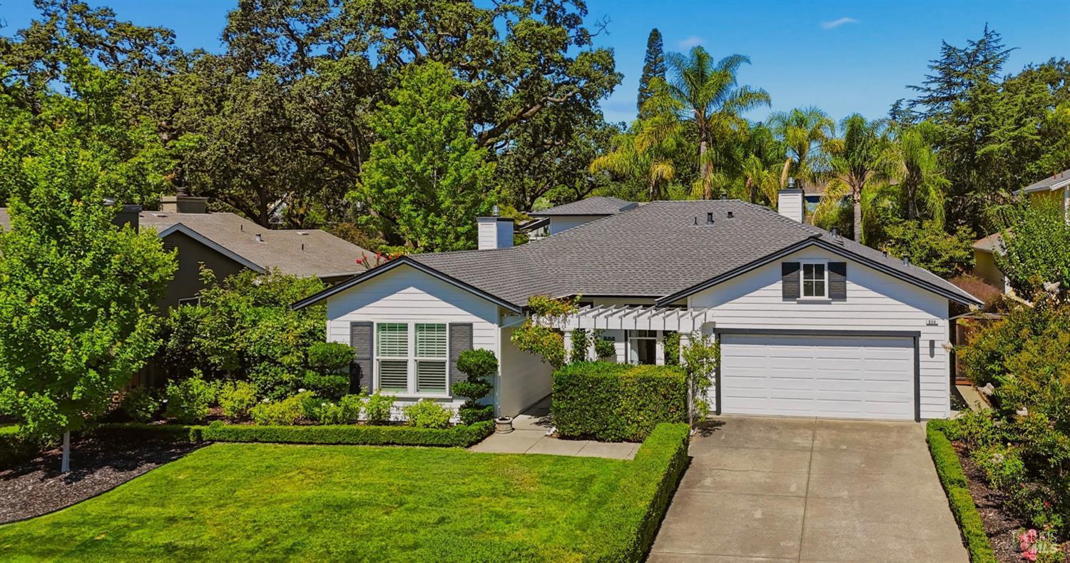 806 Chiles Avenue St. Helena CA 94574